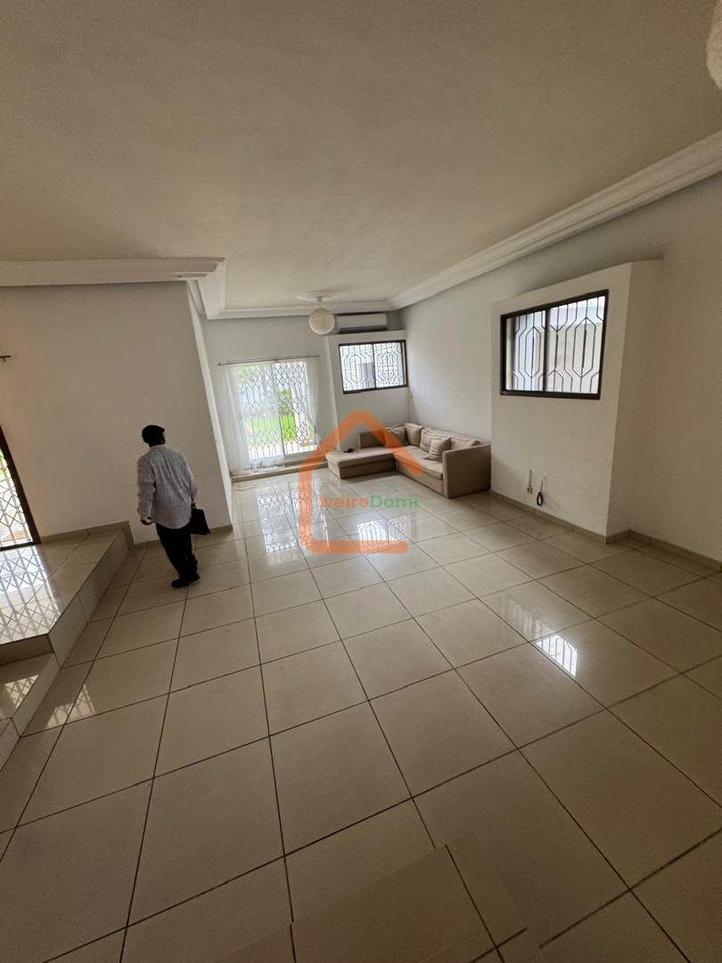 MAISON EN VENTE A COCODY RIVIERA BEVERLY HILLS