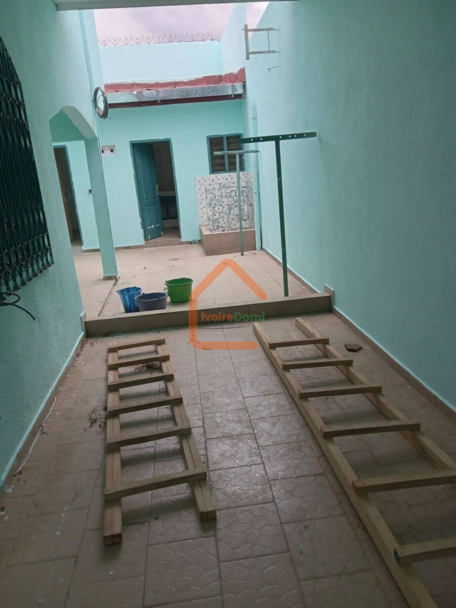 APPARTEMENT TRIPLEX EN LOCATION