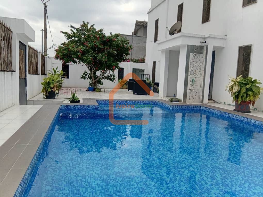 VILLA DUPLEX EN VENTE A BINGERVILLE