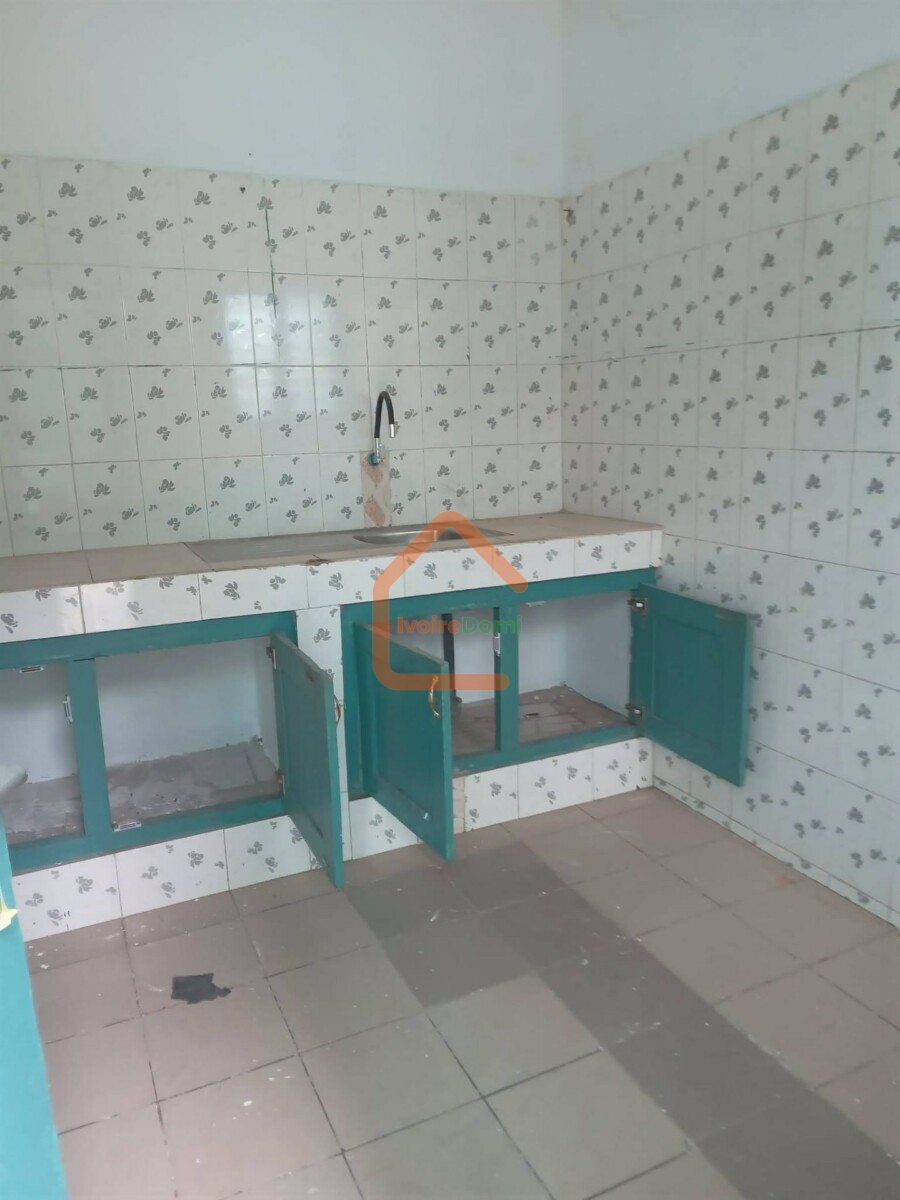 APPARTEMENT TRIPLEX EN LOCATION
