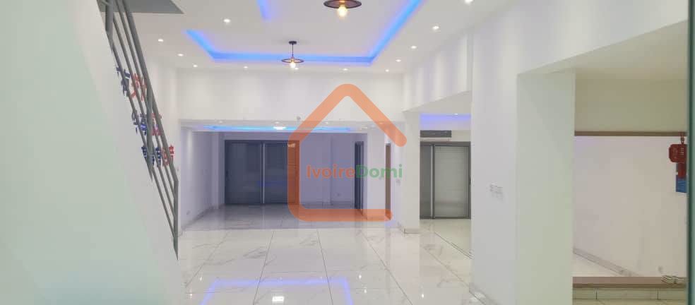 VILLA DUPLEX EN LOCATON