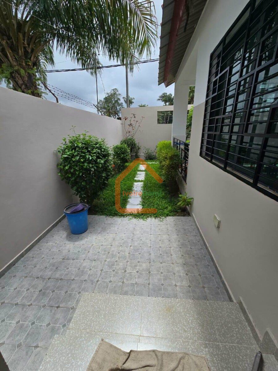 VILLA BASSE EN VENTE