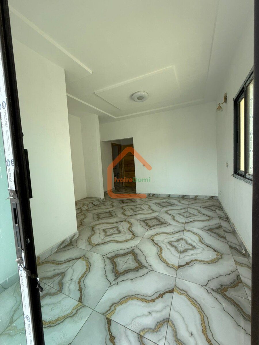 Villa triplex de 7 pièces à vendre à Angre château