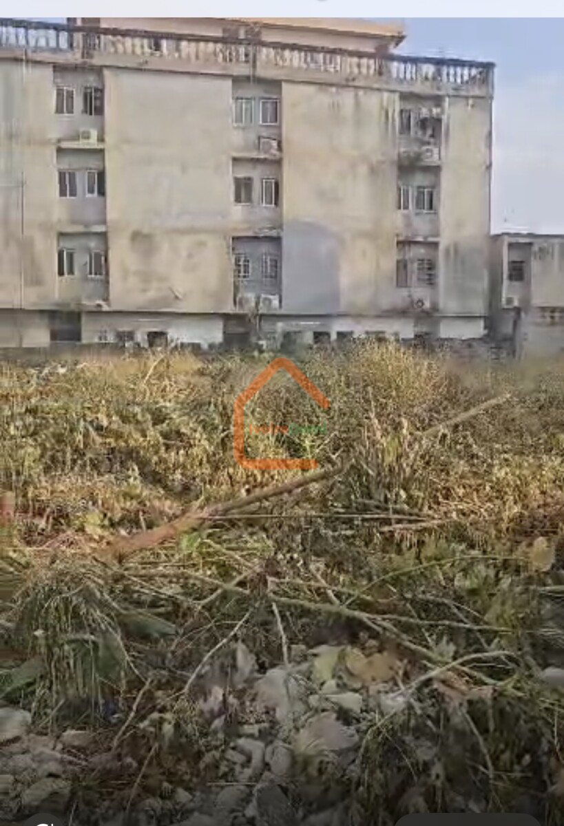 Terrain de 600M2 en vente à angre