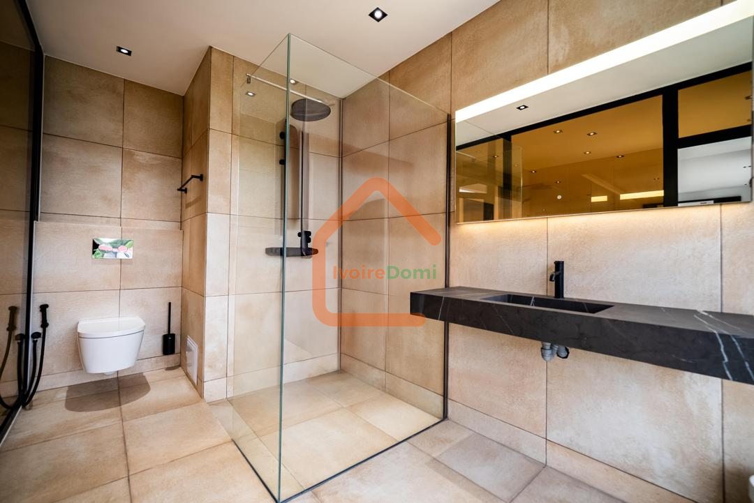 _🏡 VILLA DUPLEX À VENDRE – BINGERVILLE AKANDJÉ 2_ 📍 Zone calme, en plein développement