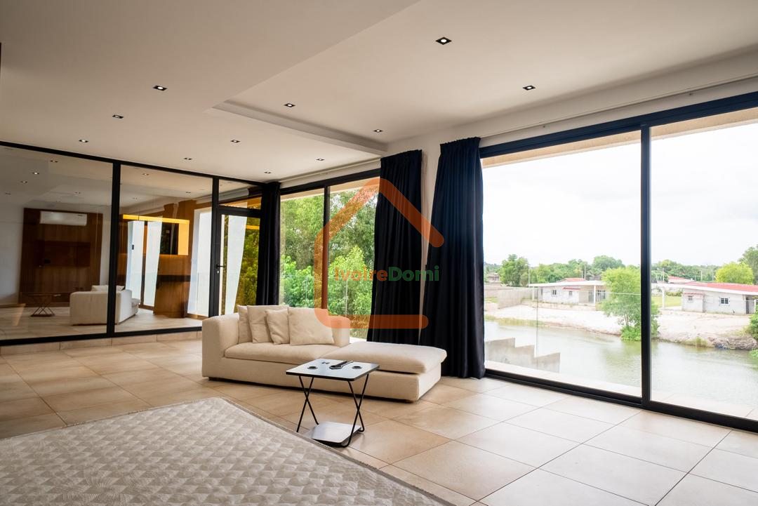 _🏡 VILLA DUPLEX À VENDRE – BINGERVILLE AKANDJÉ 2_ 📍 Zone calme, en plein développement