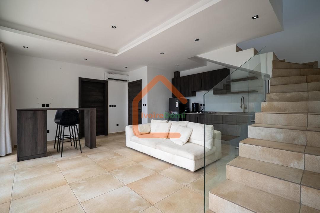 _🏡 VILLA DUPLEX À VENDRE – BINGERVILLE AKANDJÉ 2_ 📍 Zone calme, en plein développement