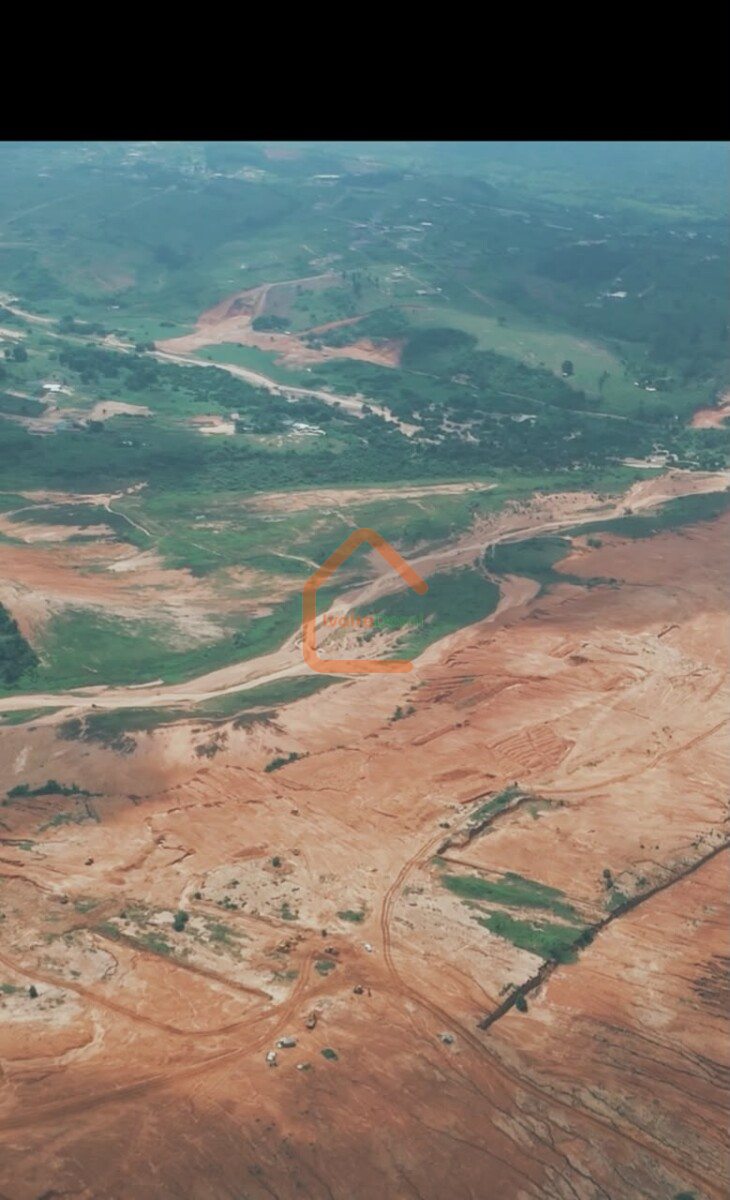 TERRAIN A VENDRE – UNE BONNE OPPORTUNITE A SAISIRE