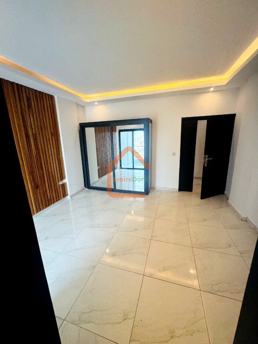 APPARTEMENT DE 4 PIÈCES HAUT STANDING