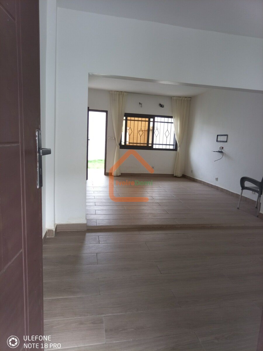 Villa de 5 pièces+1 bureau+ dépendance à BINGERVILLE Laurier 21