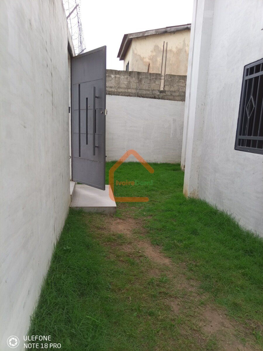 Villa de 5 pièces+1 bureau+ dépendance à BINGERVILLE Laurier 21