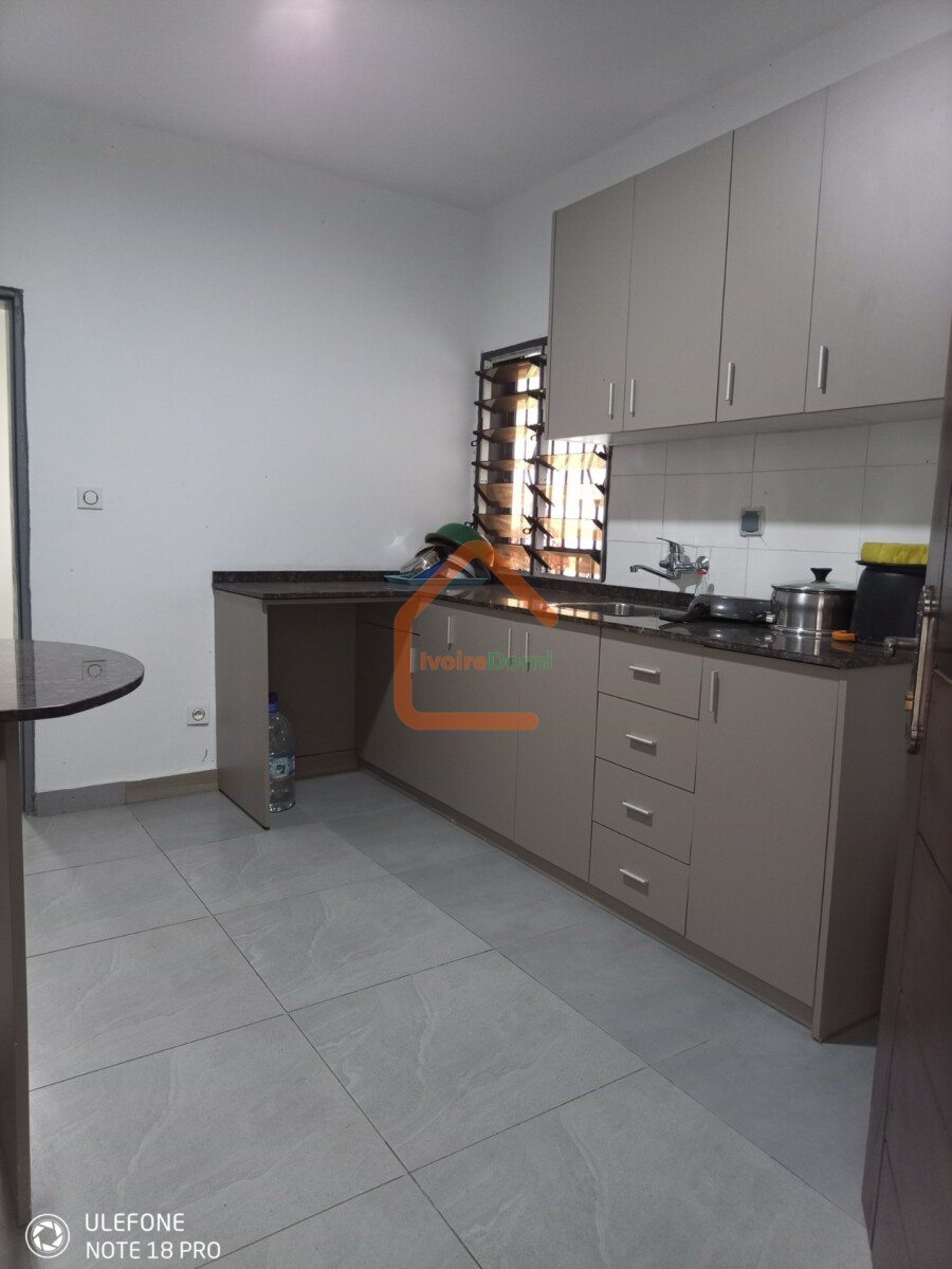 Villa de 5 pièces+1 bureau+ dépendance à BINGERVILLE Laurier 21