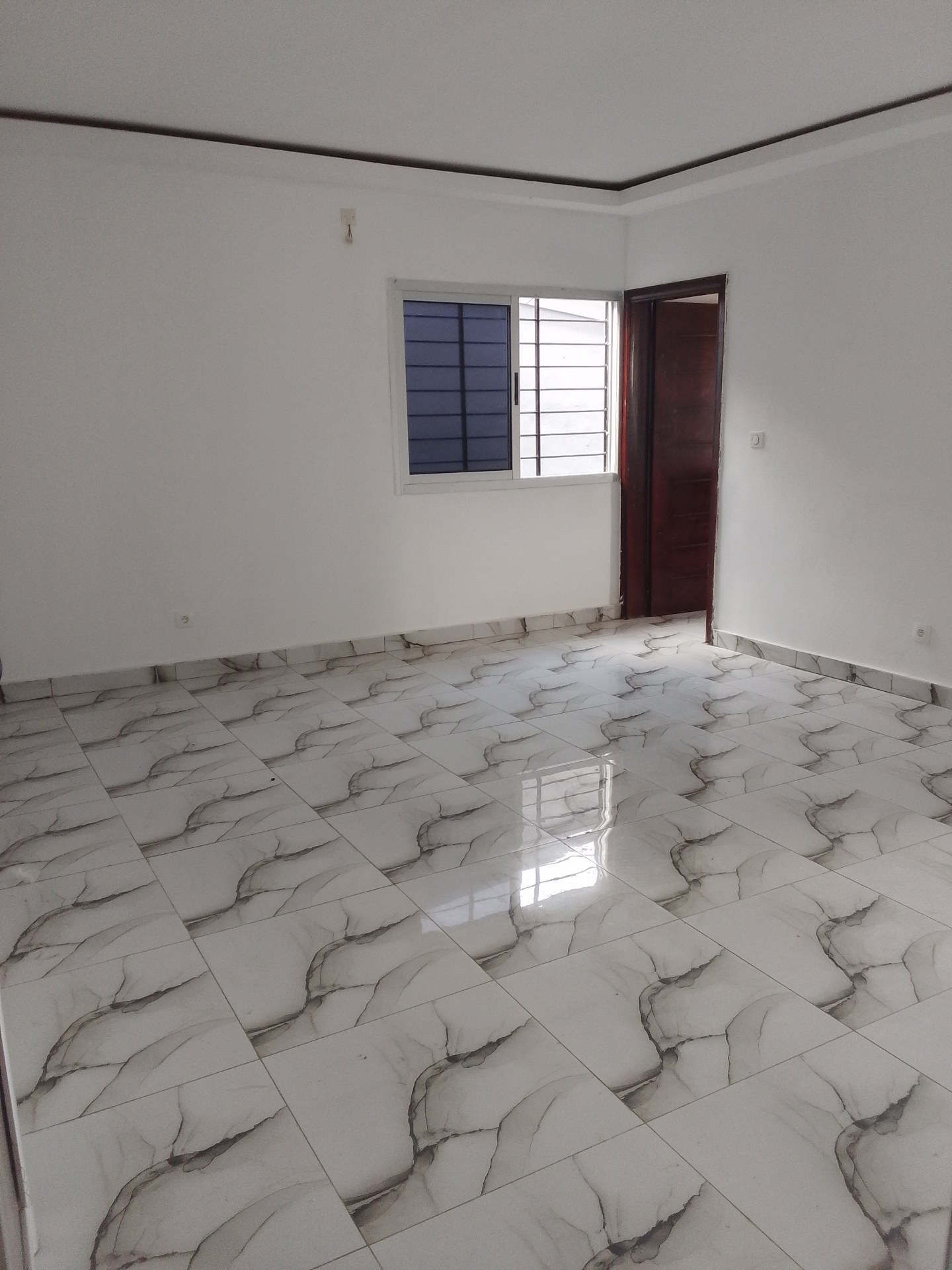 Appartements 2, 3,4 pièces à louer à bingerville Fehkesse derrière le cosim