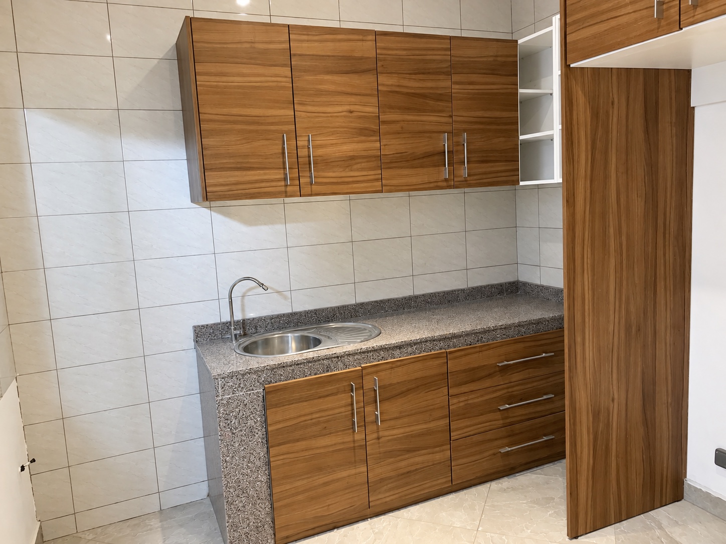 À LOUER – SOMPTUEUX DUPLEX DE 10 PIÈCES AVEC PISCINE