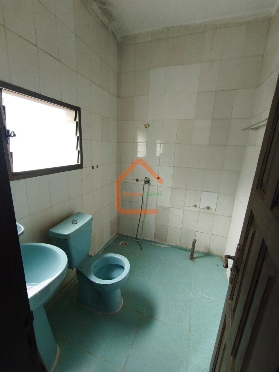 Villa 6 pieces à vendre à Bingerville