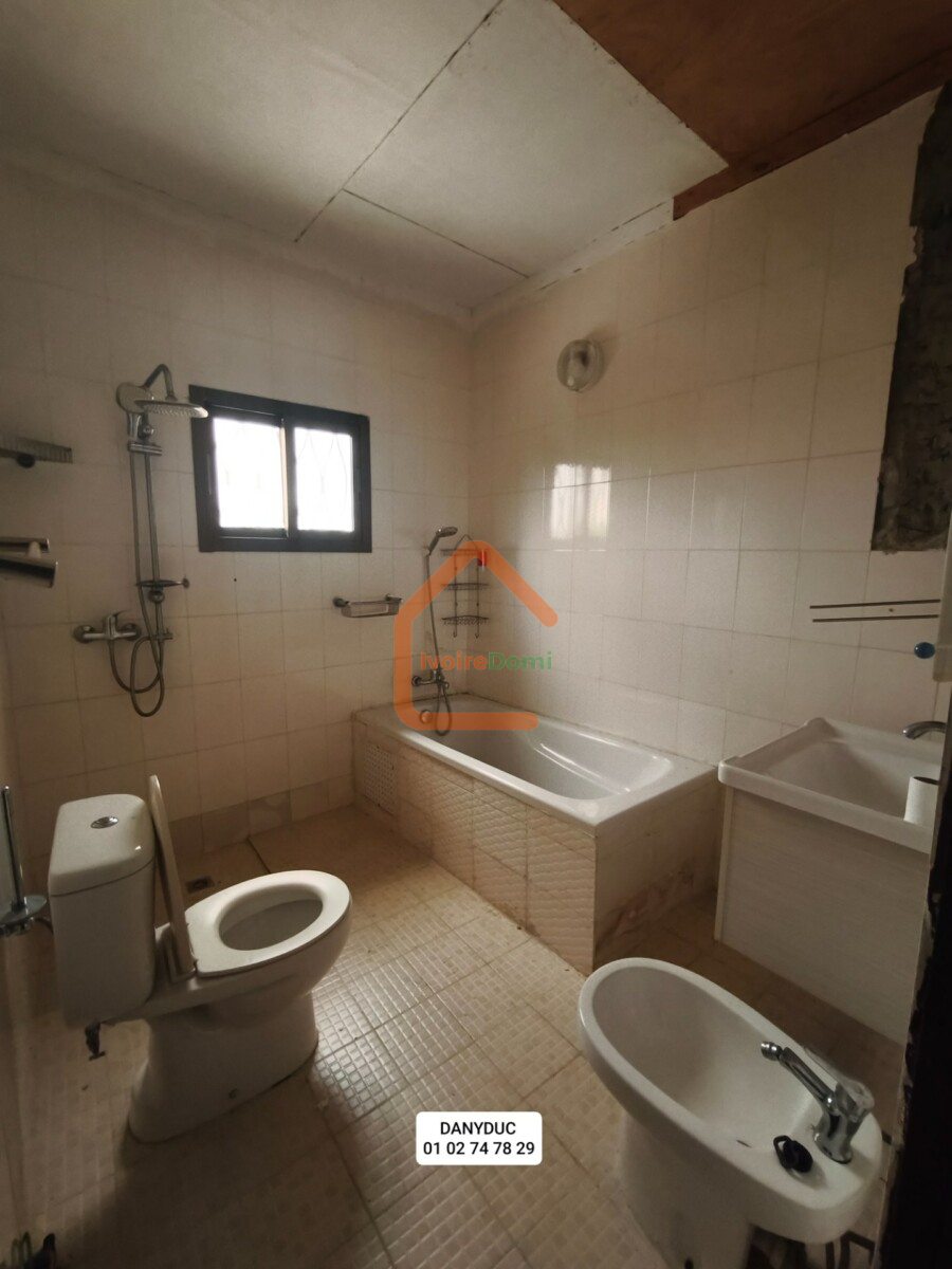 Villa 6 pieces à vendre à Bingerville