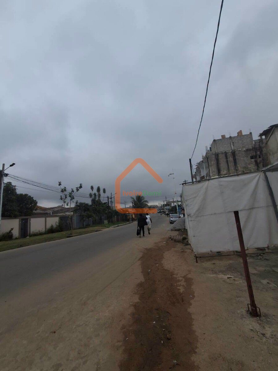 MAGASIN EN LOCATION