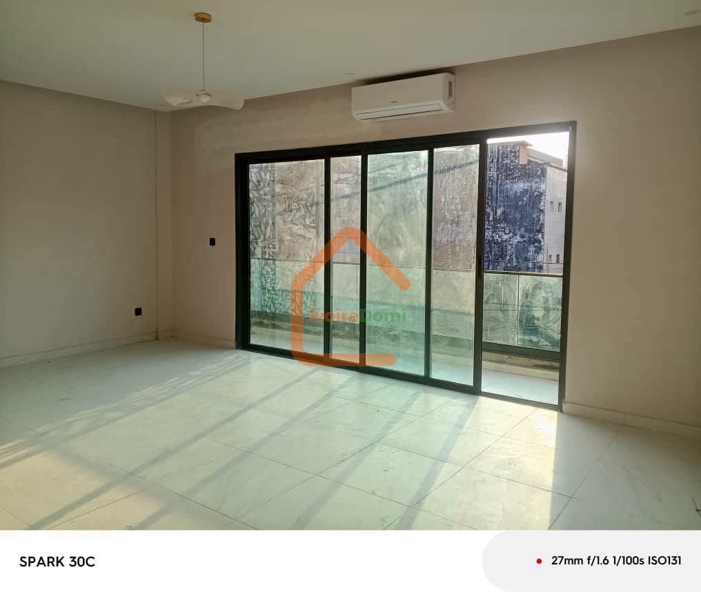 VILLA NEUVE EN LOCATION