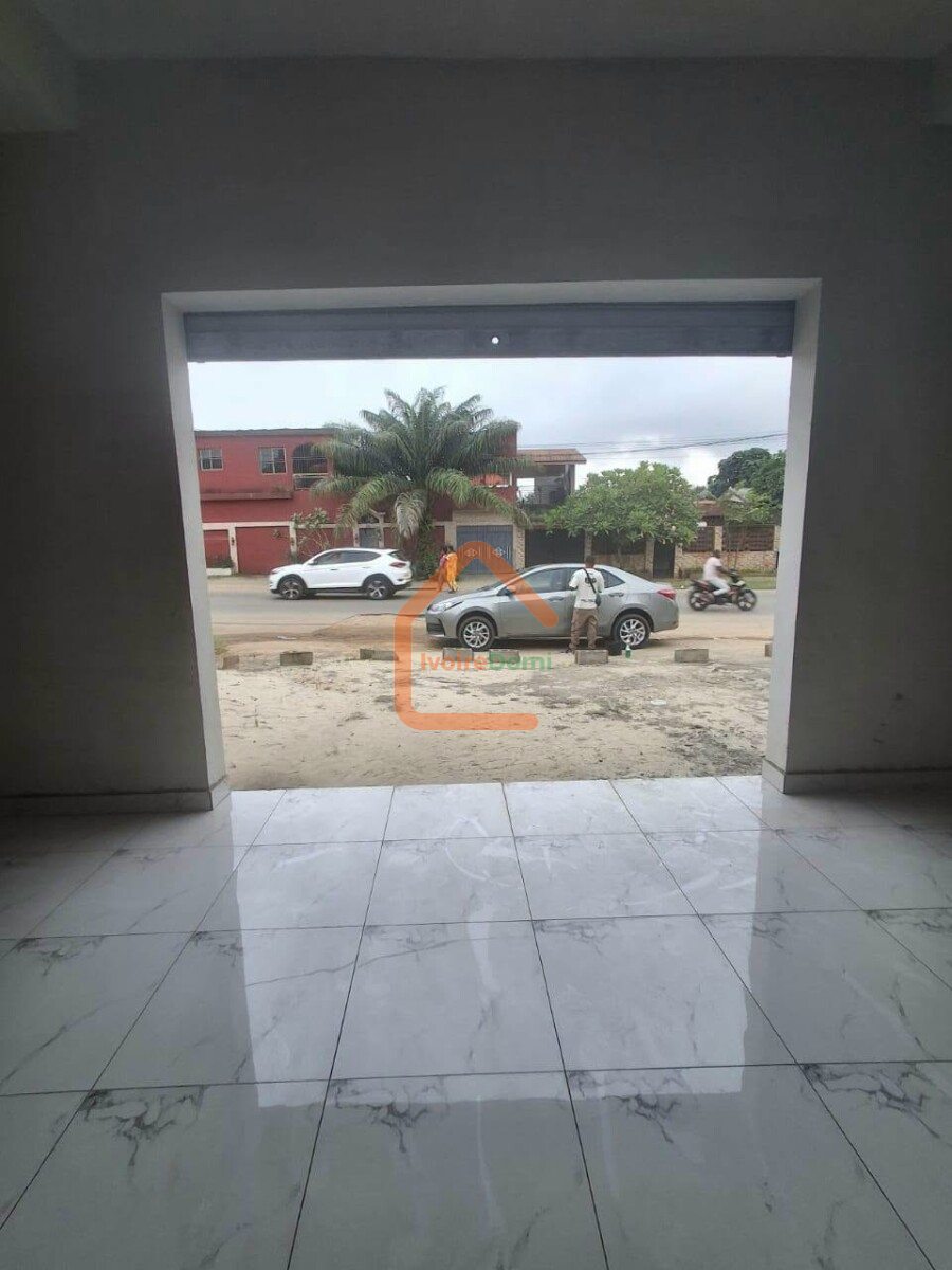 MAGASIN EN LOCATION