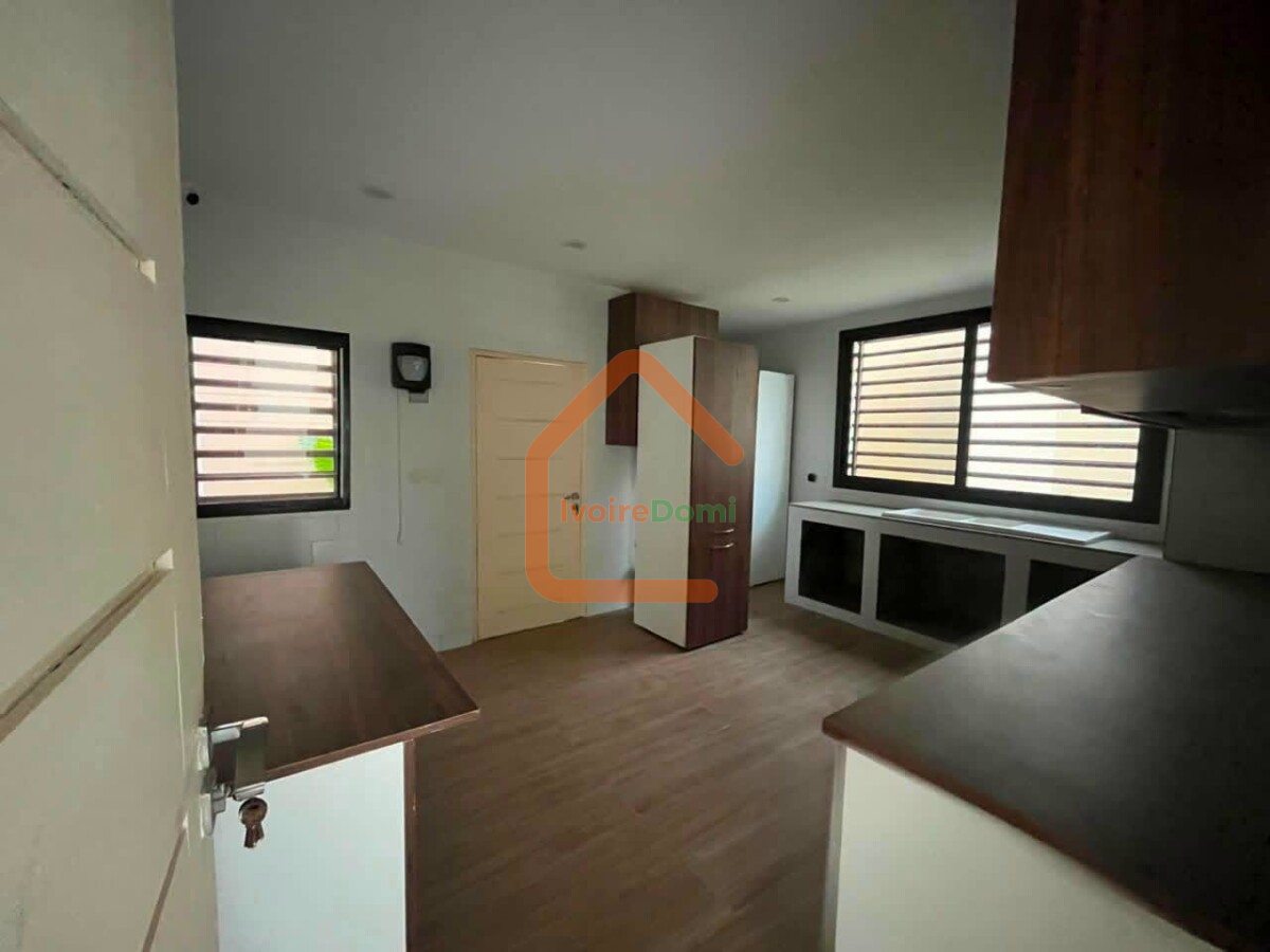 VILLA NEUVE EN LOCATION