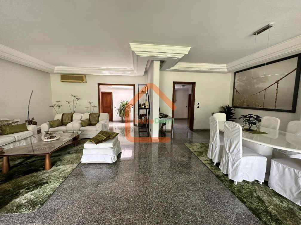 Villa basse en vente a cocody 2 plateaux les vallons