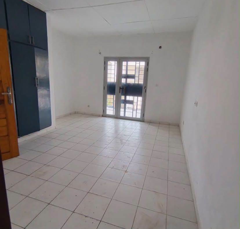 VILLA BASSE EN VENTE