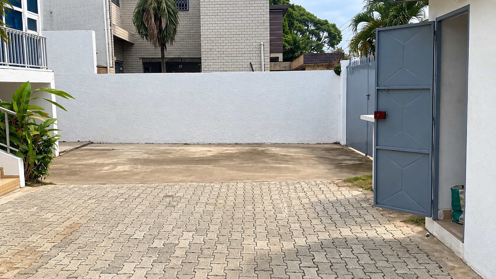 VILLA TRIPLEX À VENDRE – 2 PLATEAUX