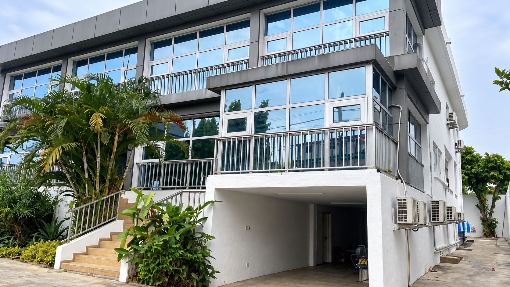 VILLA TRIPLEX À VENDRE – 2 PLATEAUX
