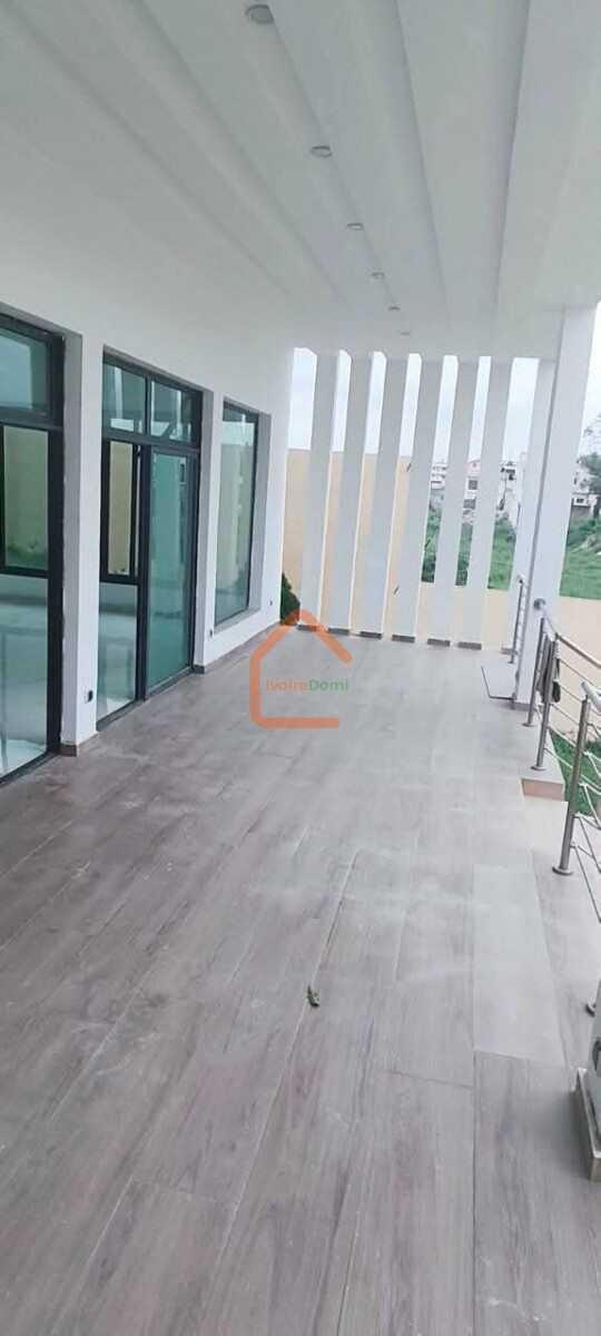 Villa de 11 pièces à vendre Riviera abata cité du port