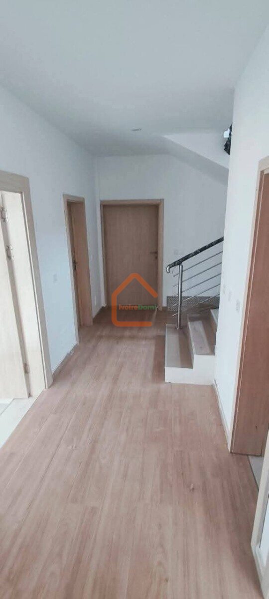 Villa de 11 pièces à vendre Riviera abata cité du port