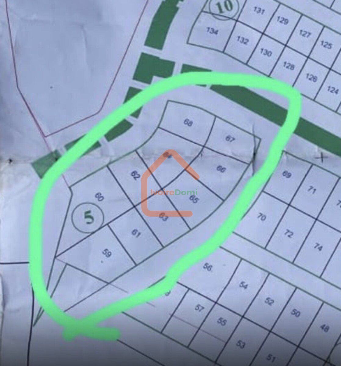 Vente 1 bloc de terrain de 10 lots sur terre ferme à la baie des milliardaires du côté Bbr