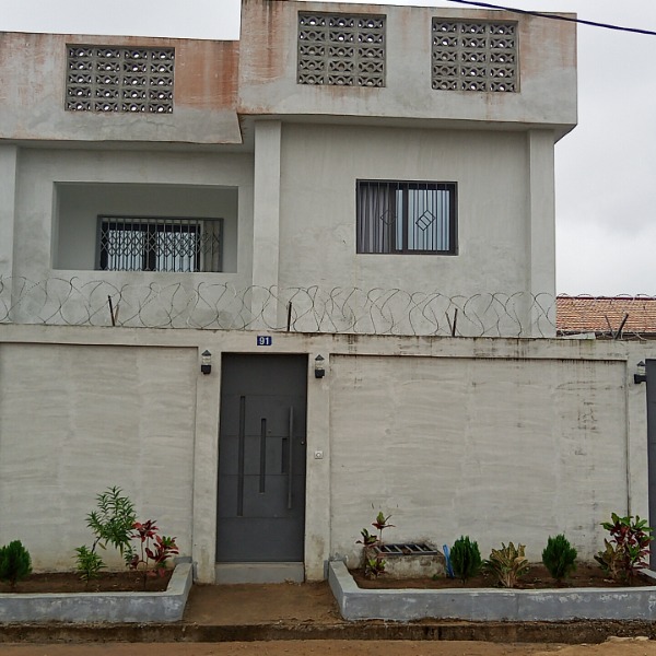 Villa de 5 pièces+1 bureau+ dépendance à BINGERVILLE Laurier 21