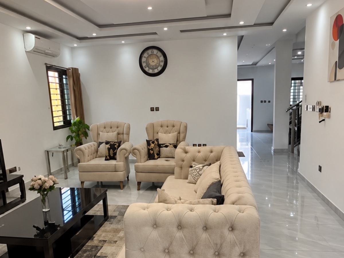 À VENDRE — VILLA DUPLEX MEUBLÉE DE 7 PIÈCES