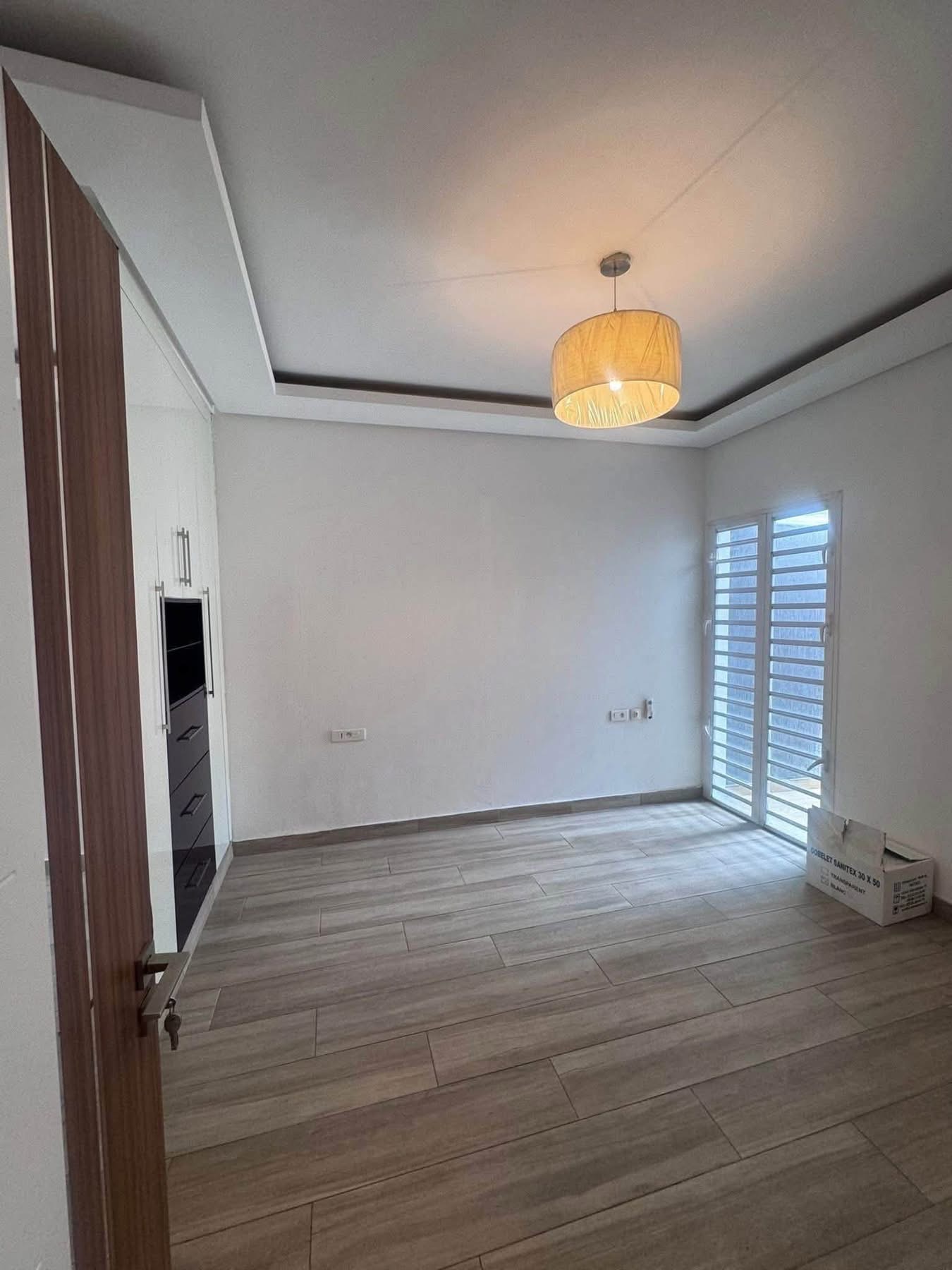 Location appartement 4 pièces Riviera bevers hills