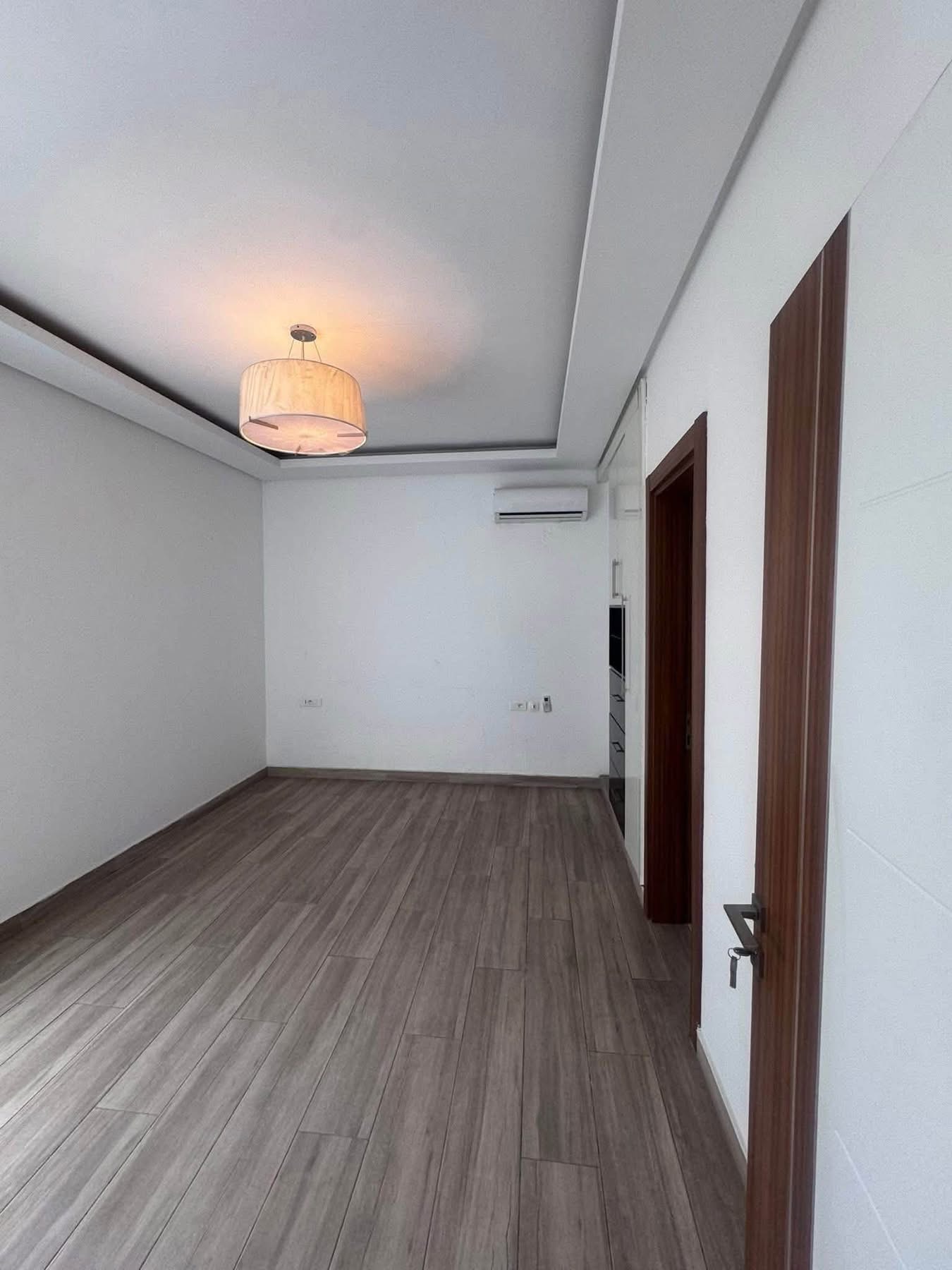 Location appartement 4 pièces Riviera bevers hills