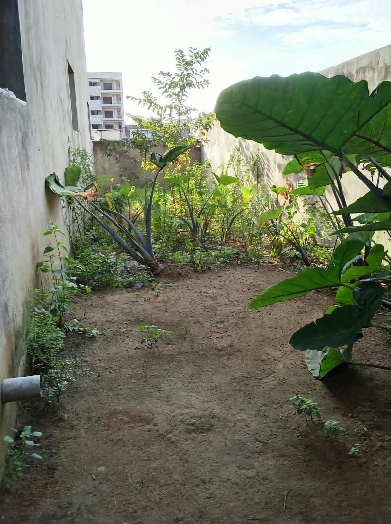 VILLA 11 PIÈCES A VENDRE GROS ŒUVRE DJOROBITÉ