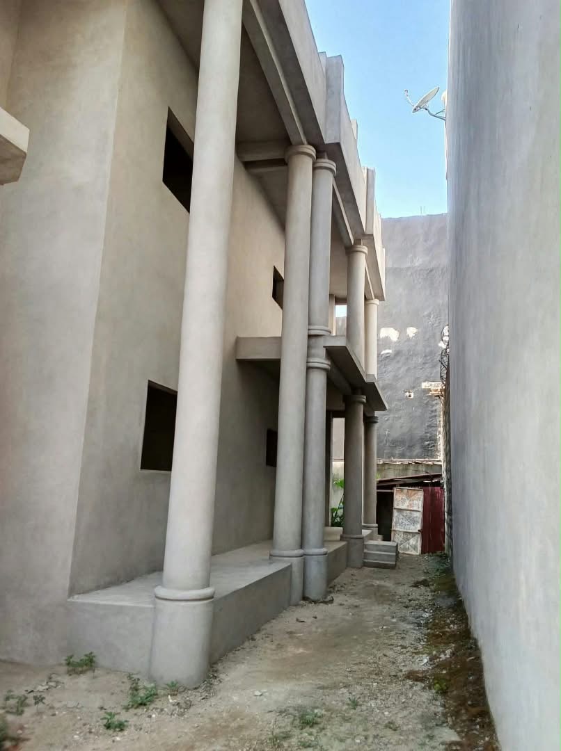 VILLA 11 PIÈCES A VENDRE GROS ŒUVRE DJOROBITÉ