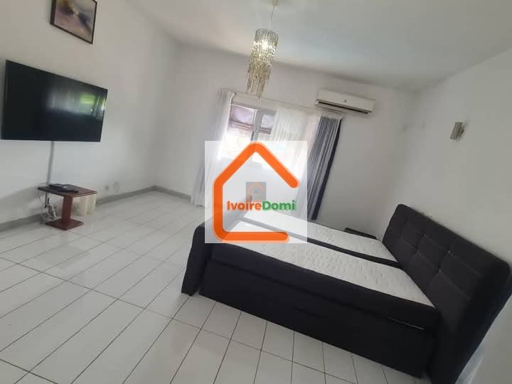 À LOUER : Magnifique Duplex🏡 5 PIÈCES MEUBLÉE avec Piscine 📍Bassam Carrefour Bâteau