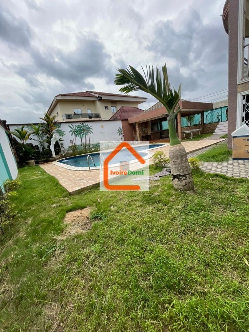 *EN VENTE COCODY RIVIERA GOLF1*🇨🇮🏘 *COCODY RIVIERA GOLF I* *UNE SUPERBE VILLA DE 22 PI