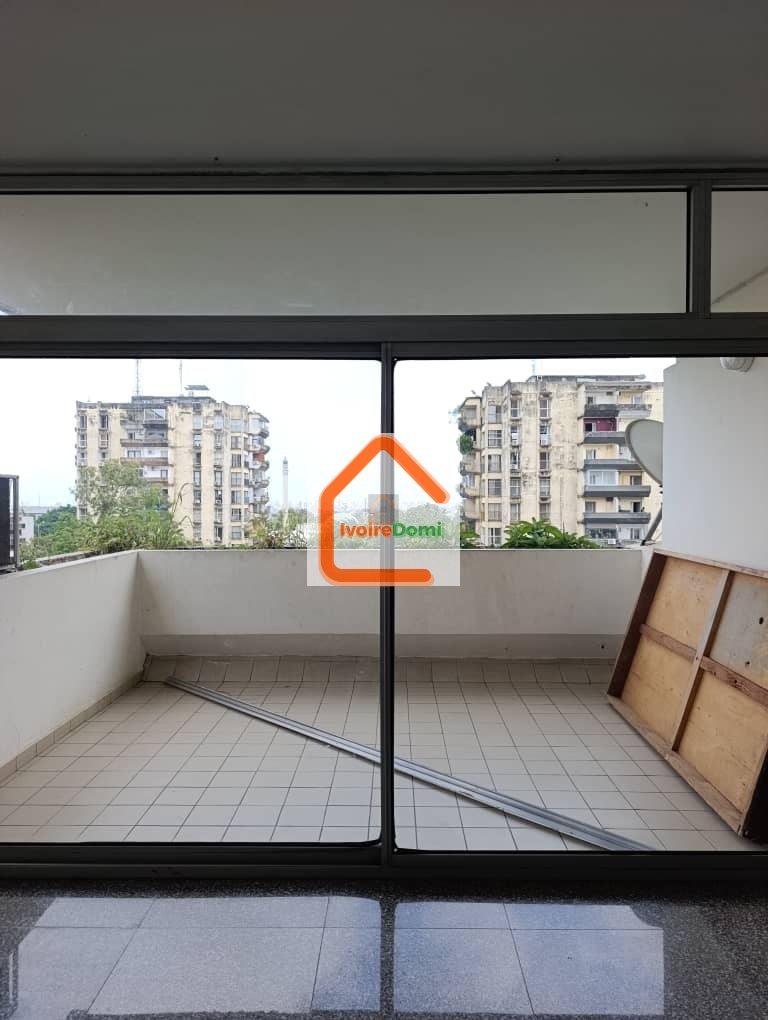 À la riviera golf dans les caddys, un grand appartement de 5 pièces au 5e étage