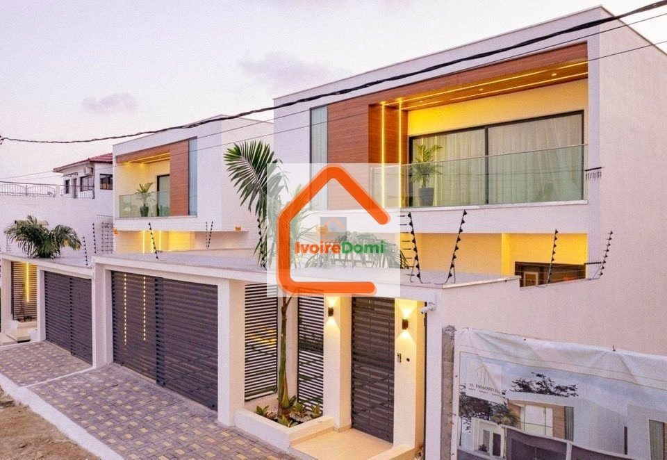 EN VENTE – Villa Duplex haut standing à Cocody Angré Nouveau CHU – ⁠04 chambres spacieuses