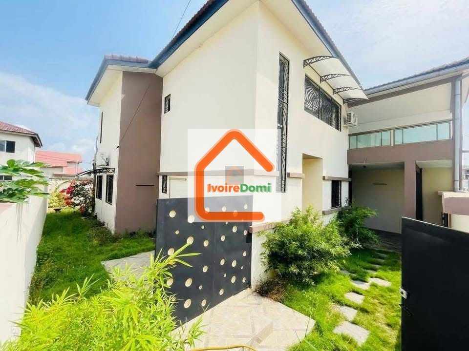 *Villa Duplex de Luxe à Louer sur la Route de Bassam* Nous vous proposons