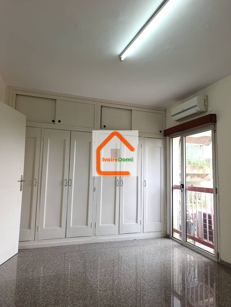 À la riviera golf dans les caddys, un grand appartement de 5 pièces au 5e étage