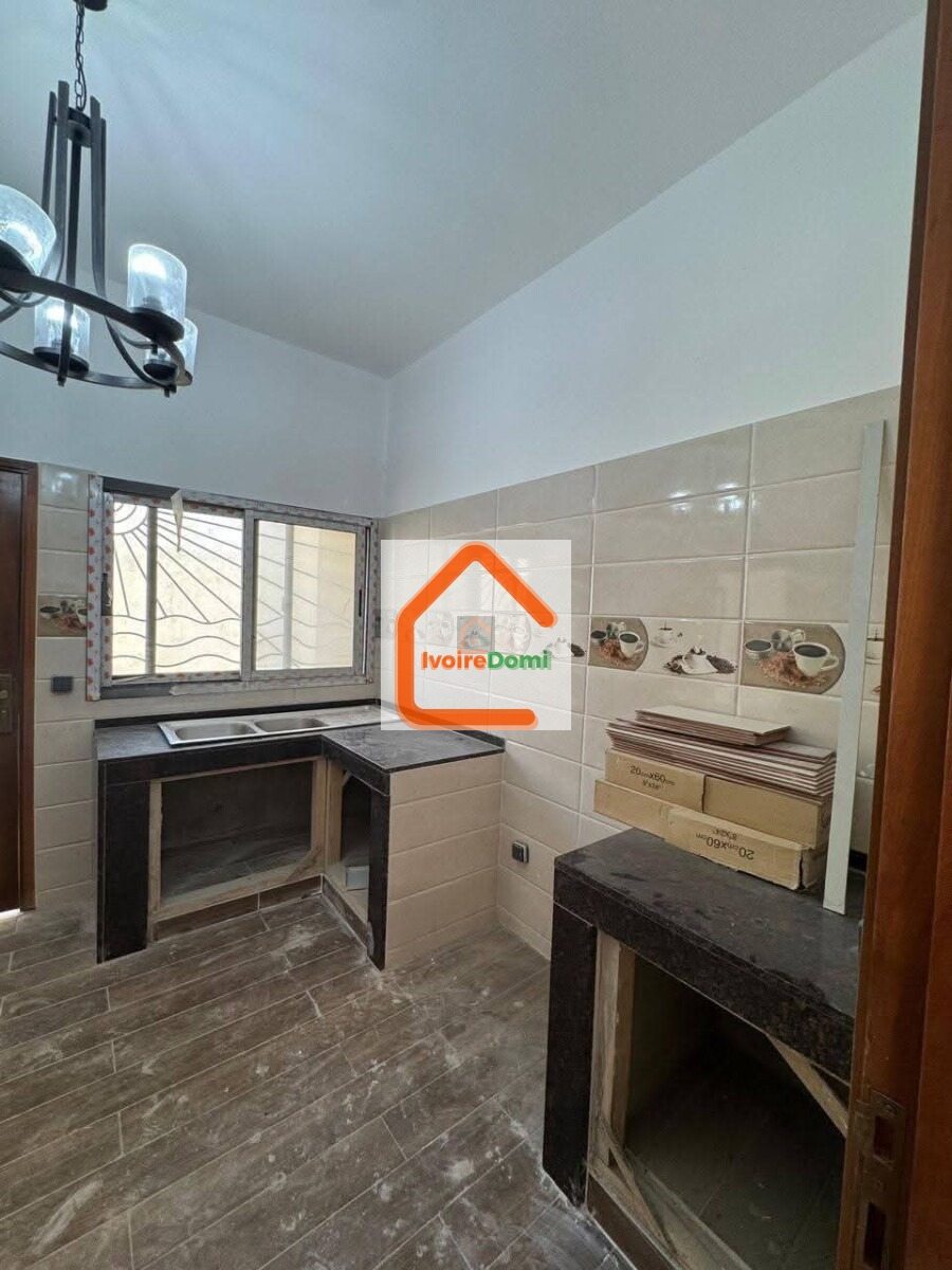 📍BASSAM🏡 À LOUER ✨Villa 5 pièces + Piscine ✅Loyer 800000 FCFA 📍 Grand-Bassam, Modeste