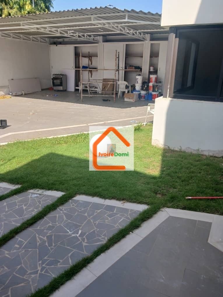 OU VENTE A LA RIVIERA GOLF 4 UNE BELLE VILLA DUPLEX DE 7-PIECES