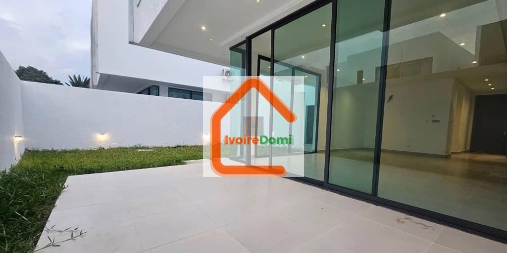 À VENDRE ABATA DANS UNE CHIC PETITE CITE UN APPARTEMENT DUPLEX HAUT STANDING