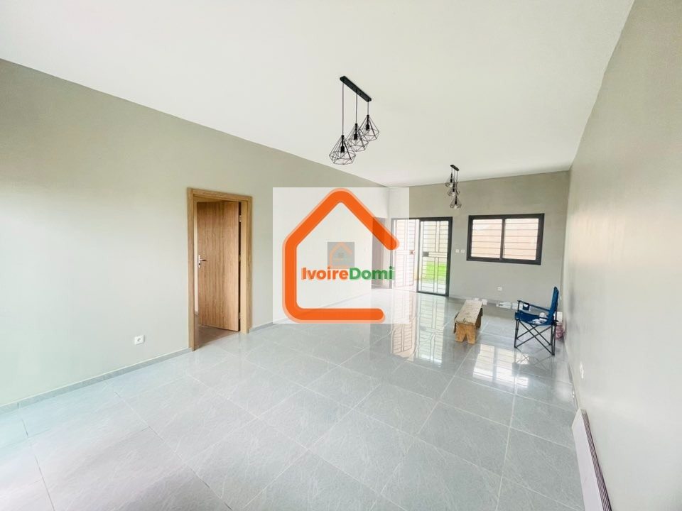 Nous avons une magnifique villa duplex de 4 pièces haut standing à louer à Bingerville