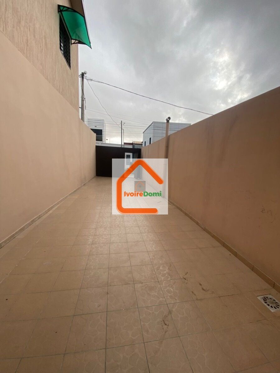 Duplex 5 pièces autonomes avec un garage de 3 voitures 🚗🚗🚗 balcon dans la chambre