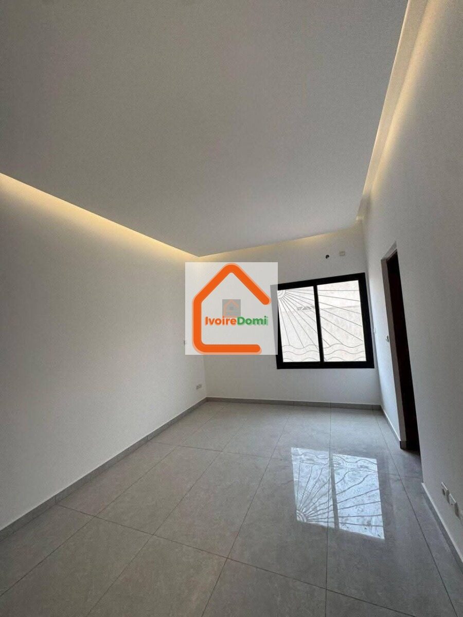 📍BASSAM🏡 À LOUER ✨Villa 5 pièces + Piscine ✅Loyer 800000 FCFA 📍 Grand-Bassam, Modeste