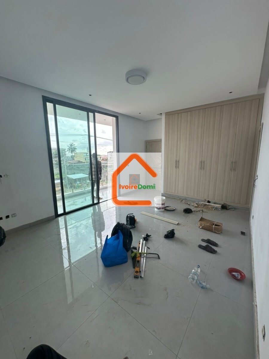 CHAP CHAP SA NÉ DUR PAR OO’OH MISE EN VENTE A COCODY ANGRÉ CHU A DJOROBITE 1📍 2 VILLAS